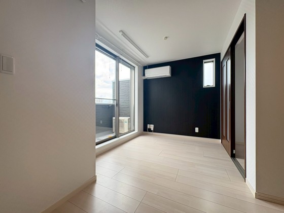 居室・リビング　※別号室の写真です