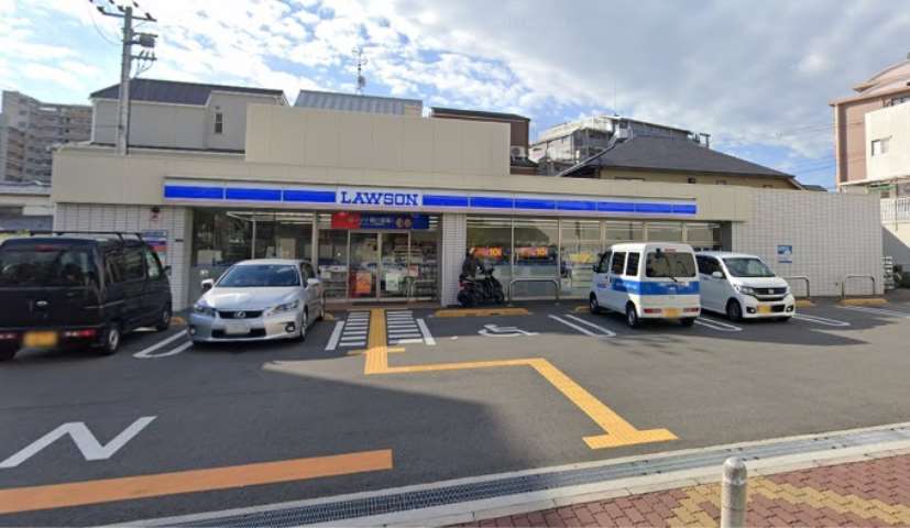 コンビニ　ローソン（コンビニ）まで720m
