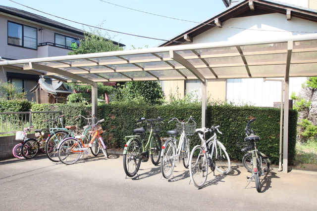 その他共有部分　★屋根付きの駐輪スペース★