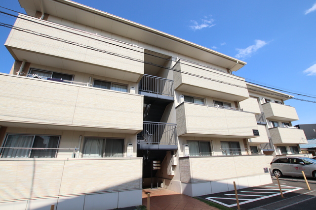 建物外観　★３階建てマンション★