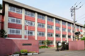 中学校　藤沢市立高倉中学校（中学校）まで735m