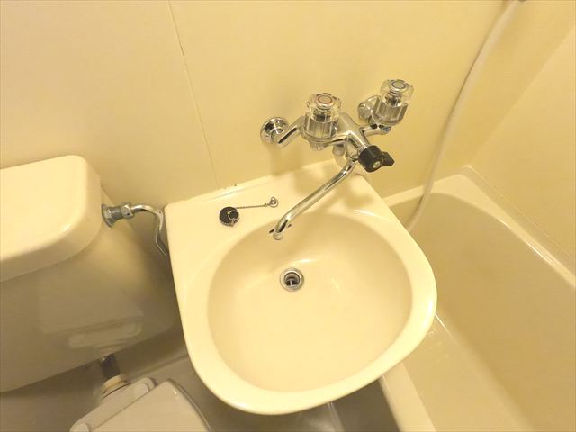 洗面設備　３点ユニットバスの洗面