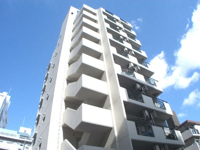 建物外観　駅前、分譲賃貸です。