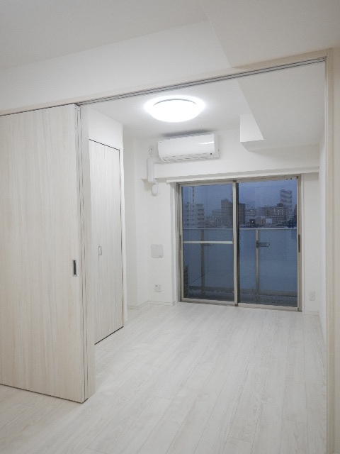 居室・リビング　こちらの居間で趣味の時間をお楽しみください