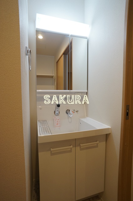 洗面設備　身支度に欠かせない独立洗面台♪