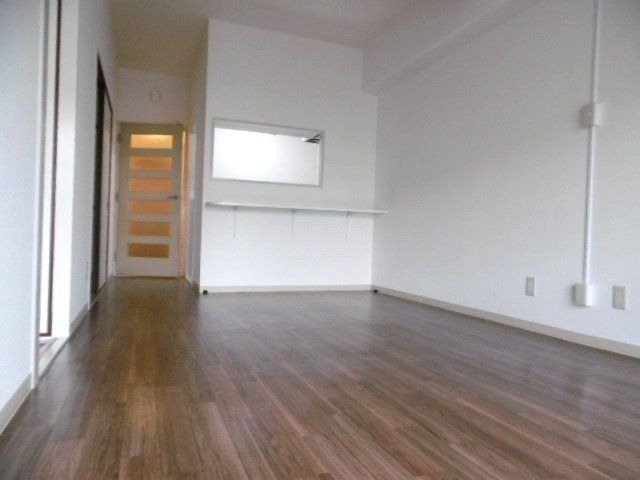 居室・リビング　広めのリビングで12帖あります。