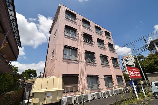 建物外観　４階建て♪