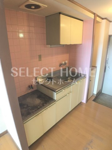 キッチン　同型タイプきれいなキッチンです