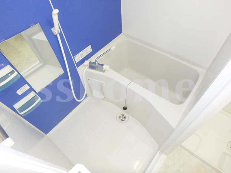 バス・シャワールーム　バスルームはブルー☆