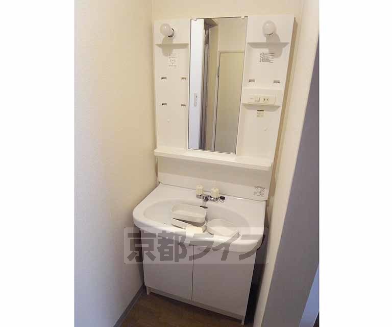 洗面設備　使いやすい洗面所です。