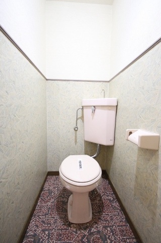 トイレ　☆温水洗浄便座になります☆