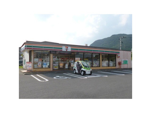 コンビニ　セブンイレブン武雄川良店（コンビニ）まで756m