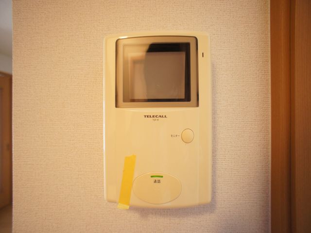 セキュリティ　訪問者の確認ができるTVドアホン付きです♪