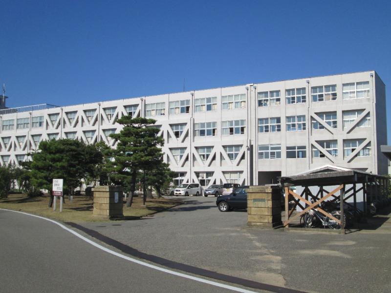 中学校　小松市立松陽中学校（中学校）まで590m