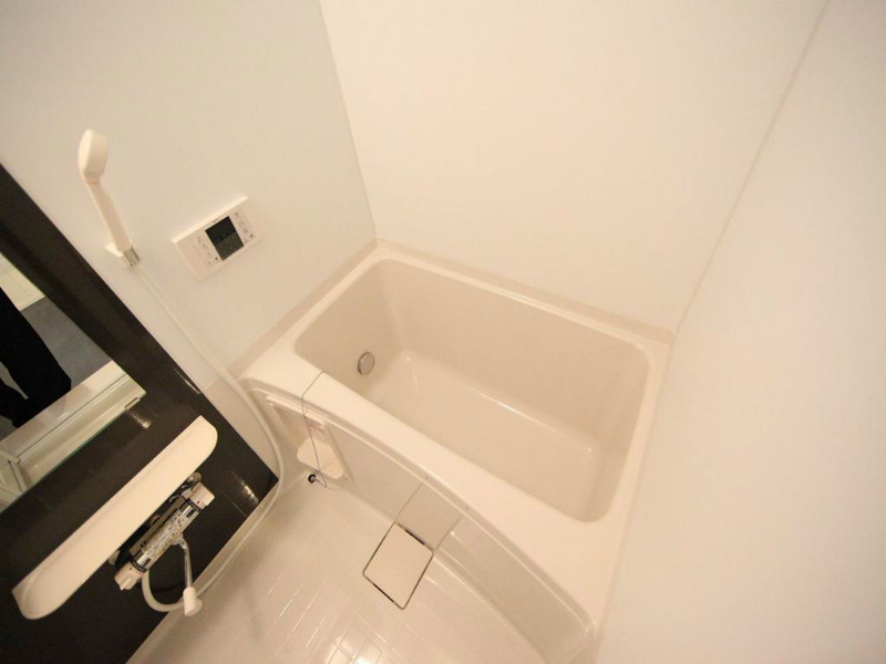 バス・シャワールーム　追い焚き　オートバス機能付バスルーム