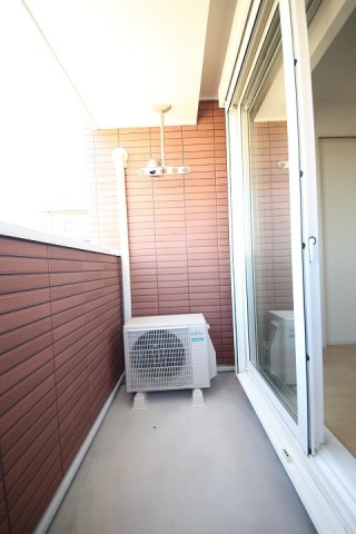 バルコニー　外からの目が気にならないバルコニーで洗濯物が干せます