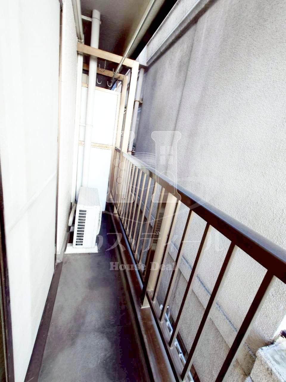 バルコニー　陽当たり良好なバルコニーです