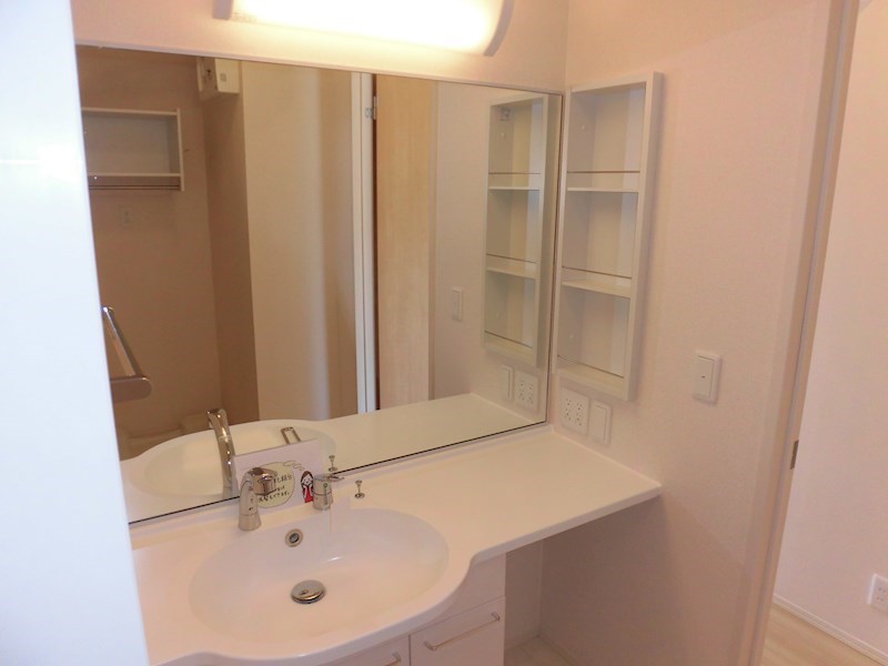 洗面設備　シャワー付洗面台