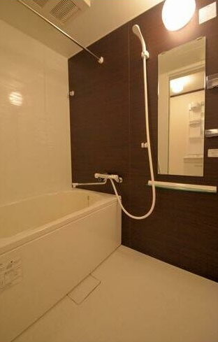 バス・シャワールーム　浴室乾燥付き♪