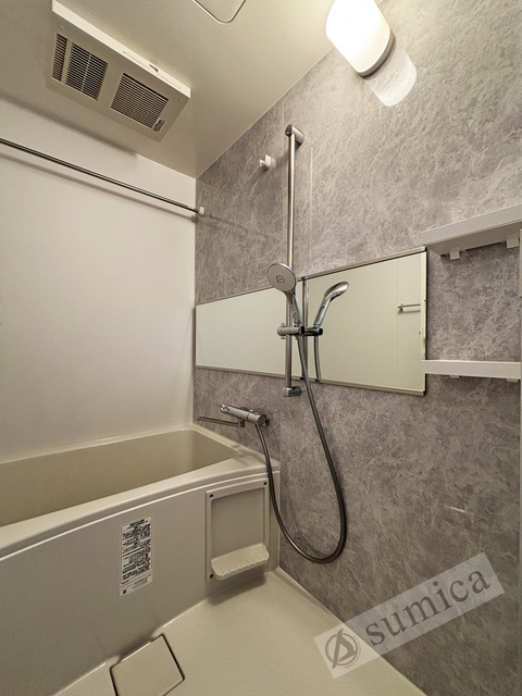 バス・シャワールーム　浴室暖房乾燥機付き♪♪