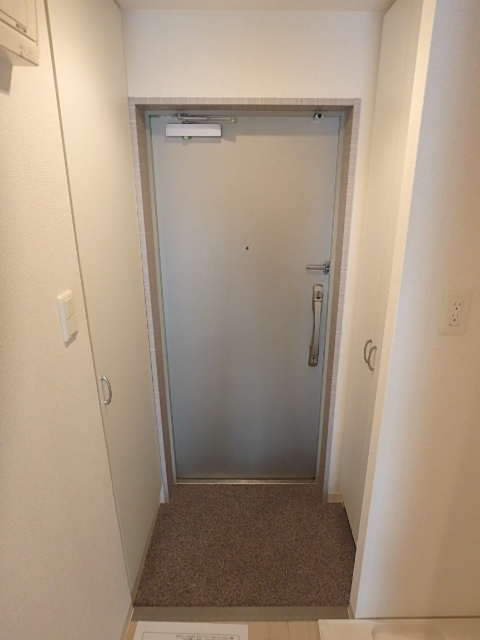 玄関　シューズボックス完備の玄関です。