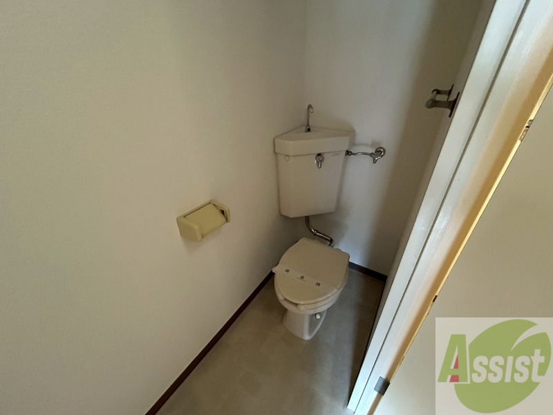 トイレ　トイレです。ウォシュレット付を探している方、おすすめです。