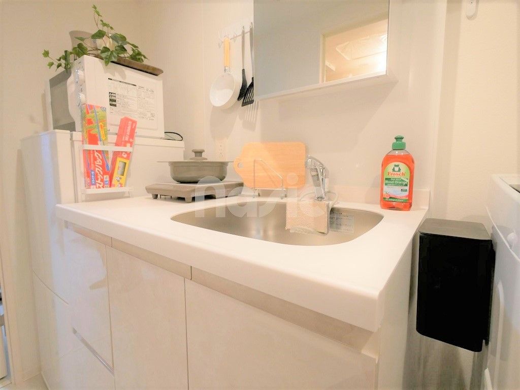 洗面設備　※モデルルームのため小物類は付属しません。