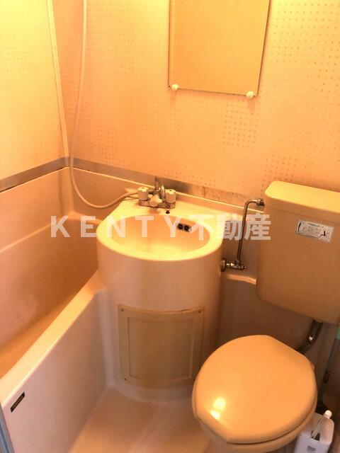 バス・シャワールーム　コンパクトで使いやすいお風呂です