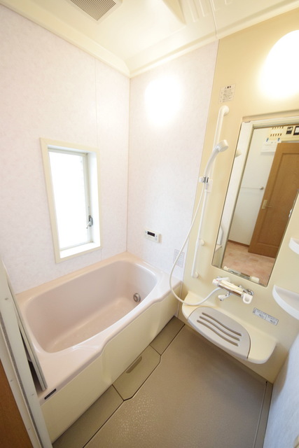 バス・シャワールーム　☆ふぅ～っと一息落ち着く空間☆