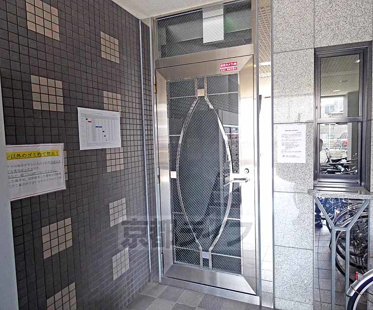 その他共有部分　建物入口です。