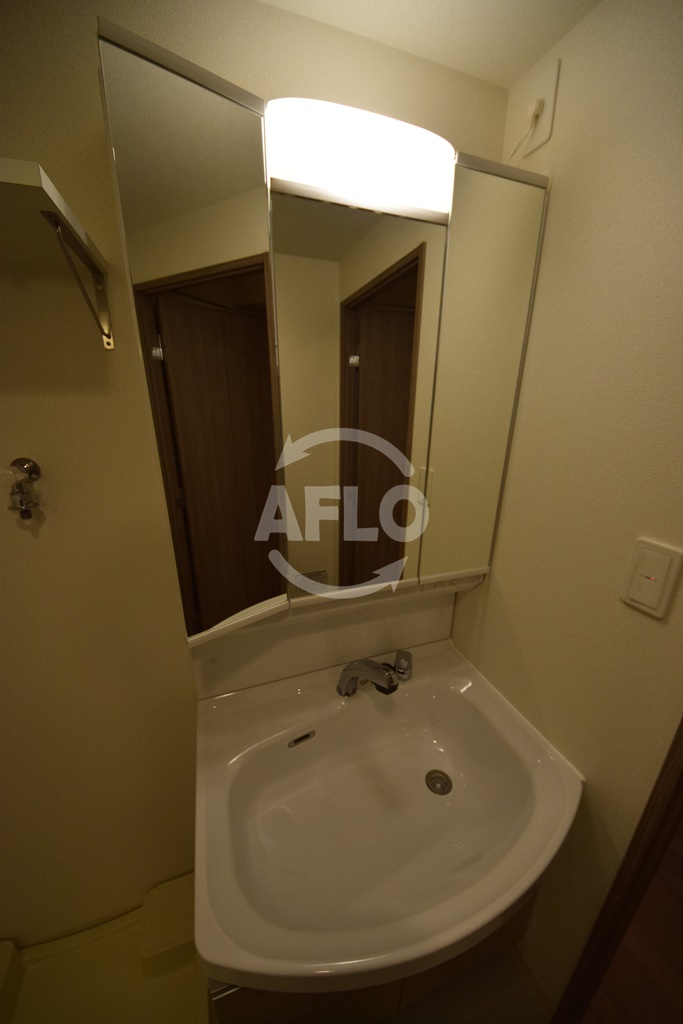 洗面設備　プレサンス阿波座駅前　独立洗面化粧台