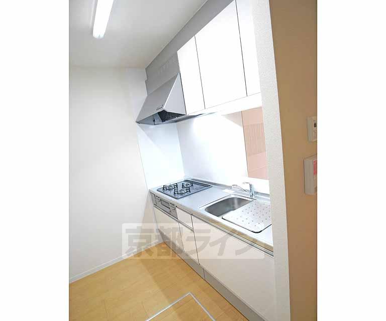 キッチン　お料理する方にはうれしい３口コンロです。