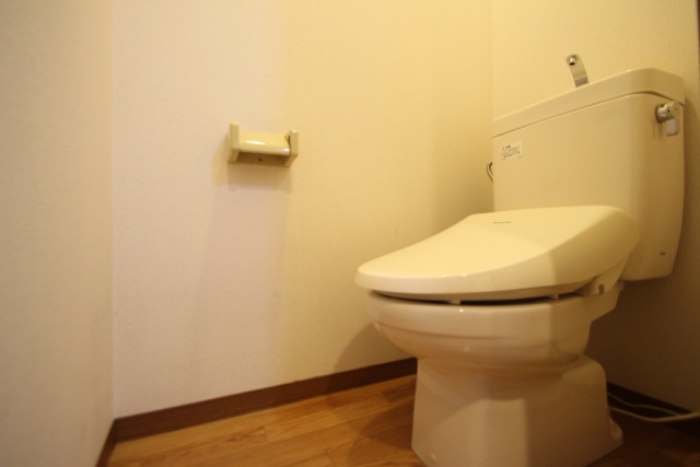 トイレ　※別号室の参考写真のため、現状優先です。