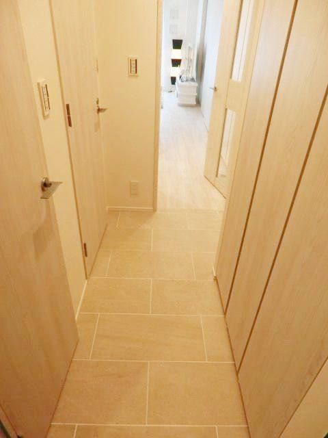 玄関　※モデルルーム参照※