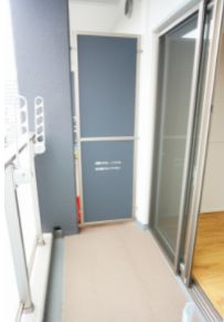 バルコニー　外からの目が気にならないバルコニーで洗濯物が干せます