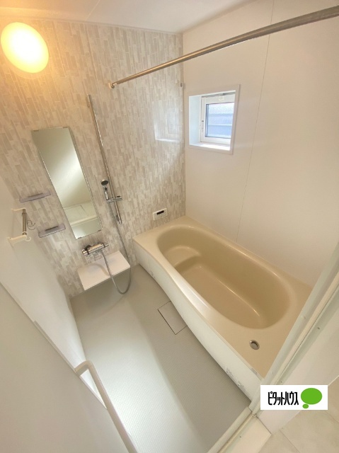 バス・シャワールーム　同物件別部屋