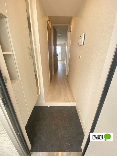 玄関　同物件別部屋