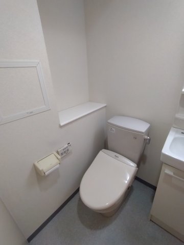 トイレ　温水洗浄便座