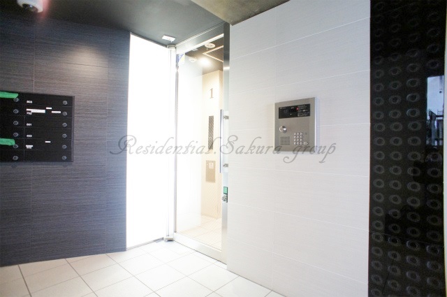 セキュリティ　不審者、勧誘員をシャットアウトできるオートロックです♪