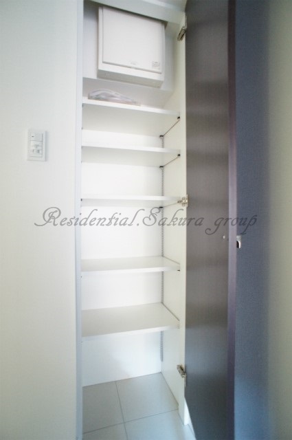 玄関　収納豊富なシューズボックスです♪