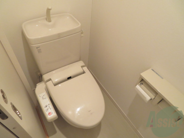 トイレ　各機能付きのトイレです。安心してお使いいただけます。