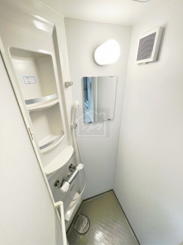 バス・シャワールーム　同物件別部屋参考写真