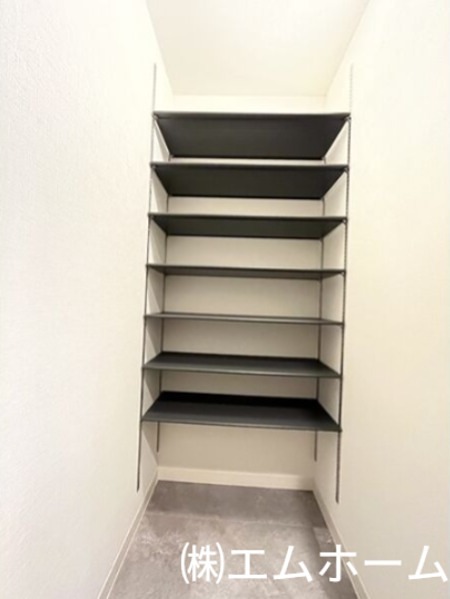 玄関　玄関　シューズボックス付