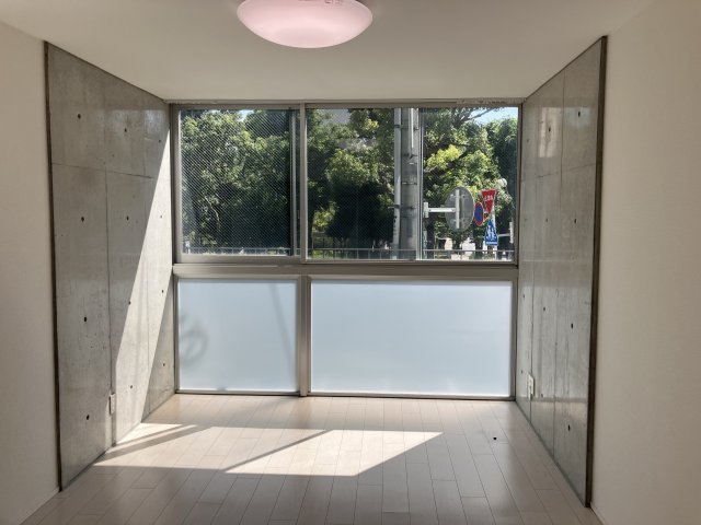 居室・リビング　コンパクトで使いやすい洋室です