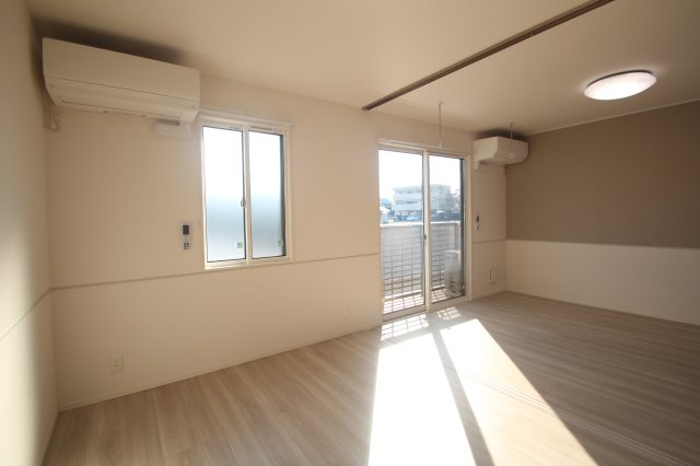 その他　リビング＆寝室です