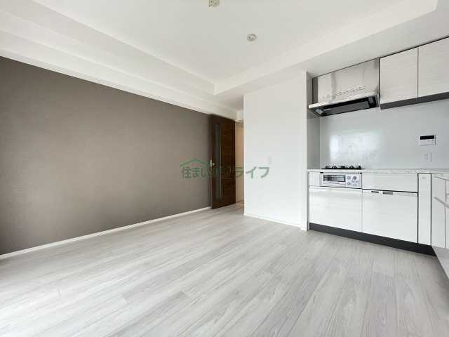 居室・リビング　室内見学承ります。当店掲載物件以外もまとめてお問合頂けます。