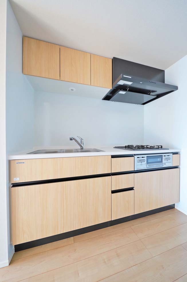 キッチン　明るい色調の室内です