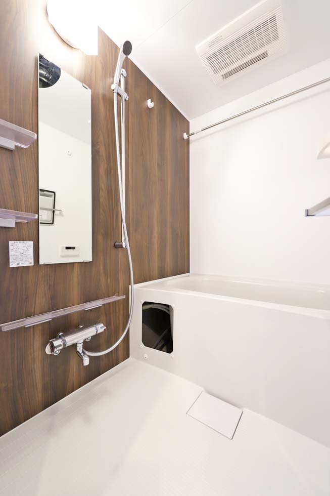 バス・シャワールーム　中はこのようになっています