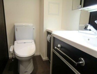 トイレ　同タイプのお写真です（色合いが異なる場合が御座います）