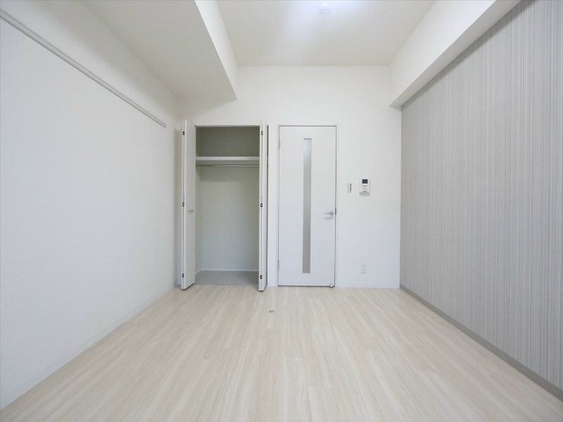 居室・リビング　洋室7.6帖　クローゼット（収納充実してます）